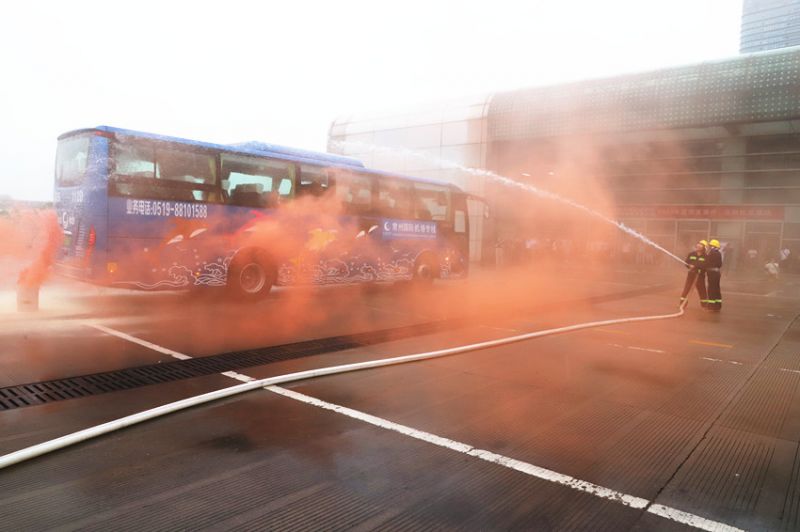 常運(yùn)集團(tuán)開展突發(fā)事件、消防應(yīng)急演練