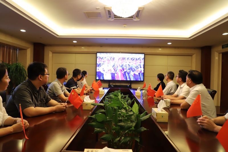 常運(yùn)集團(tuán)組織員工觀看紀(jì)念抗戰(zhàn)勝利80周年閱兵式